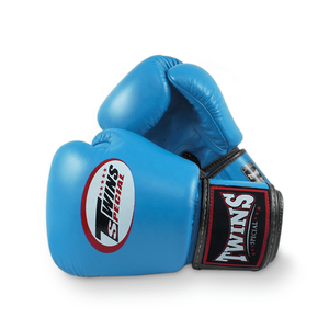 Gants de boxe Muay Thai personnalisés pour jumeaux, gants d'entraînement sur mesure, gants de boxe en cuir de vachette de qualité supérieure, personnalisés - Product Image 1