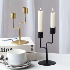 Centro de mesa de metal con diseño floral de tendencia con acabado pulido dorado para un centro de mesa lujoso y elegante para el hogar - Product Image 3