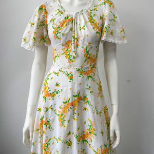 Hot Selling Product Fancy Design <b>Women</b> Printing Frocks New Style Traditional Handmade Ladies Printed Frocks - Product Image 1