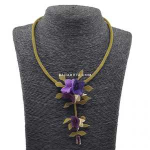 Collares con cuentas de moda İğne Oyası Dört Çiçekli Buket Kolye - Product Image 1