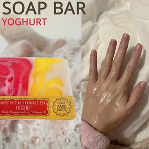 สบู่โยเกิร์ตธรรมชาติทำมือ ผสมน้ำมันออร์แกนิคและวิตามินอี สบู่ก้อนบำรุงผิว สูตรอ่อนโยนสำหรับทำความสะอาดผิวทุกวัน พรีเมียมอี - Product Image 4