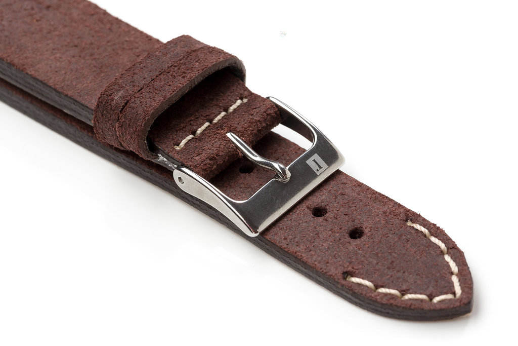 สีน้ำตาลเข้ม