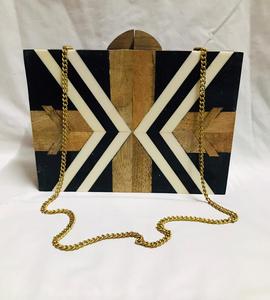 กระเป๋าคลัทช์สำหรับผู้หญิงทำจากไม้ออกแบบด้วยมือสำหรับงานแต่ง - Product Image 2