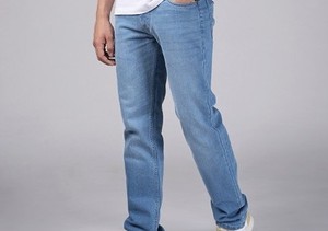 Jean en denim de coton pour homme, coupe droite, grande taille, taille mi-haute, délavage classique, style décontracté, avec poches et braguette boutonnée - Product Image 6