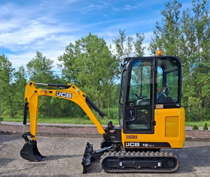 Mini-excavatrice sur chenilles JCB 16C-1, 16,1 CV, 50 CV, 70 CV, faible bruit, haute productivité pour la construction agricole - Product Image 1