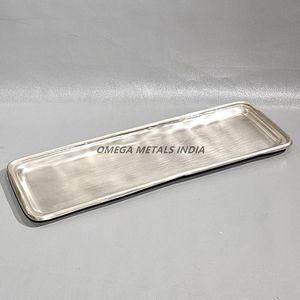 Encantadora bandeja larga de color beige con patrones caprichosos de pan de jengibre, ideal para servir aperitivos y animar cualquier ocasión - Product Image 6