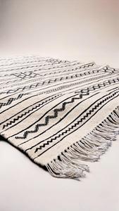 Alfombra Versátil de Primera Calidad, Moderna, Tejida a Mano, de Lana, Blanca y Crema, Decoración Elegante para Sala de Estar u Oficina - Product Image 4