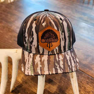 Gorra de béisbol de camuflaje de 6 paneles personalizada de alta calidad con logotipo de parche de cuero de malla de ala semicurva para gorra de camionero de Hip Hop de calle - Product Image 2