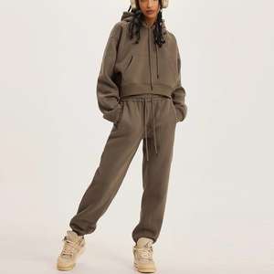 Veste de sport athleisure zippée pour femme avec technologie anti-transpiration, respirante et écologique, technique de lavage innovante pour l'entraînement et le yoga - Product Image 4