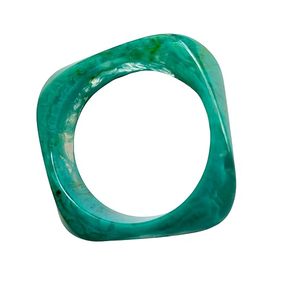 Ensemble de bracelets en résine colorée écologique Mix and Match pour des options de style sans fin Bracelets de collection de bijoux pour femmes - Product Image 3