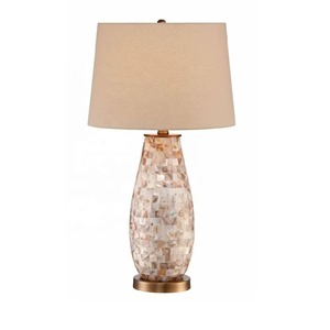 Lampe de table élégante géométrique en nacre sans abat-jour Lampe de chevet électrique élégante pour table de chevet Décoration intérieure pour mariage et maison - Product Image 3