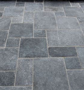 Top vente Vietnam Antique Bluestone Paver pour les allées rustiques et les projets de cour traditionnels - Product Image 5
