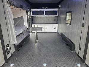 Nueva caravana todoterreno para transporte de vehículos recreativos con doble eje, aire acondicionado y calefacción de alta resistencia, autocaravana. - Product Image 6
