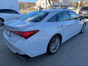 2022 pour Toyota Avalon Limited 4dr Sedan Vente en gros propre et sans accident avec sièges en cuir Direction gauche et caméra arrière - Product Image 5