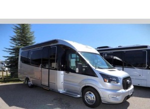 Nouveaux accessoires intérieurs pour camping-car 2025 Triple E Wonder AWD 24RTB, design moderne intérieur sable, châssis FORD TRANSIT AWD, extérieur Shadow - Product Image 6