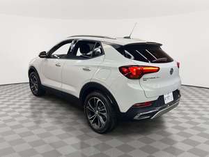 Meilleur véhicule d'occasion 2021 B-U-I-C-K EN-COR GX ESSENCE SUV AWD - Product Image 3
