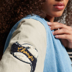 Veste universitaire pour femme, dernier design streetwear, coupe confortable, détails en peau de mouton, tissu en denim de coton, respirante, à capuche, nouvelle - Product Image 5