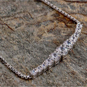 Pulsera CLARA de Plata de Ley 925 para Mujer y Niña, Diseño Sandra Solitaire con Circonita Suiza, Ideal para Regalo - Product Image 3