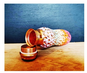 ขวดน้ำเก็บความร้อน/เย็น ทำจากทองแดงแท้ รุ่นเรนโบว์ มีฉนวนกันความร้อน เป็นมิตรกับสิ่งแวดล้อม ผลิตด้วยมือจากอินเดีย ของขวัญส่วนตัว พร้อมกล่องของขวัญและโลโก้สั่งทำได้ - Product Image 2