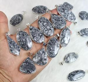 สร้อยคอจี้แจสเปอร์สไตล์โบฮีเมียนแบบพิโนลิธประดับอัญมณีธรรมชาติพร้อมตัวเรือนชุบเงิน - Product Image 1