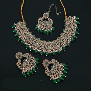 Conjunto de collar de Gargantilla chapado en oro de lujo con piedras austriacas brillantes perfecto para saris, lehengas y vestidos - Product Image 2