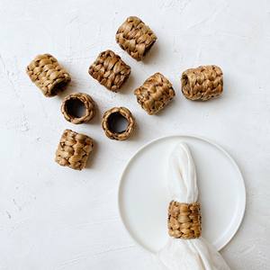 Porte-serviettes en jacinthe d'eau avec paille à prix réduit de style Boho Anneaux de support personnalisés en jonc de mer pour serviettes de table - Product Image 5