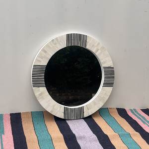 Miroir mural moderne en os incrusté, fait main par des artisans, miroir décoratif écologique de qualité supérieure pour l'intérieur de maisons de luxe - Product Image 2