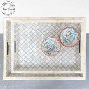 Plateau en bois artisanal avec motif chevron bleu Design élégant pour servir des collations au petit-déjeuner ou un décor de table à la maison - Product Image 5