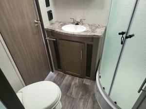 รถมือสองปี 2022 รุ่น C-r-o-s-s-r-o-a-d-s S-u-n-s-e-t T-r-a-i-l 3-3-0-S-I สำหรับขาย - Product Image 6