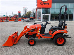 Tracteur à roues d'occasion Kubota BX1880 pour les exploitations agricoles, composants principaux incluant le moteur et la boîte de vitesses - Product Image 6