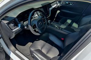 V-olvo V60 C-ross Country T5 AWD Turbo 4 cylindres, 2020, en bon état - Product Image 5