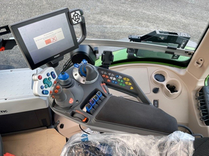 <span class=keywords><strong>Fen</strong></span> Dt 520 Vario 4X4 <span class=keywords><strong>Fen</strong></span> Dt 520 Vario 724 Compacte Tractor 180pk 4 Wielaandrijving Fend T 520 Vario Gen7 Farm Trekker