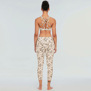 Nouvel ensemble de yoga pour femmes de haute qualité, vente en gros d'usine, personnalisé, en nylon, toucher doux, ensembles de yoga personnalisés pour femmes avec impression de logo - Product Image 6