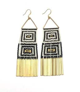 Pendientes colgantes de flecos largos hechos a mano para mujer, cuentas coloridas con cuentas de semillas, accesorio de moda de Color blanco y negro personalizable - Product Image 5