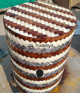 Tabouret élégant en incrustation d'os avec motifs floraux Mobilier d'appoint en bois fabriqué à la main pour la décoration intérieure par Tradebyd - Product Image 3