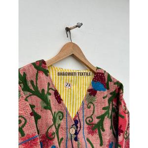 Abrigo de tela Kantha con bordado de diseño Suzani elegante para mujer, chaqueta de invierno de talla XL con borde crudo Suzani desmontable de longitud larga - Product Image 5