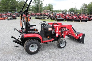 รถแทรกเตอร์มัลติฟังก์ชั่น 2027 Mahindra 1100 ซีรีส์ 1120 HST ขับเคลื่อน 4 ล้อ ระบบเกียร์ 20 แรงม้า พร้อมที่ตักด้านหน้าและชุดเกียร์ - Product Image 2