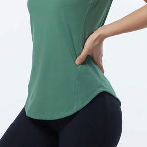 Performance Fit-Camiseta ajustada para mujer, 95% algodón, 5% licra, mangas ajustadas, cuello redondo en forma de raglán, camiseta verde de lujo con dobladillo redondo - Product Image 6