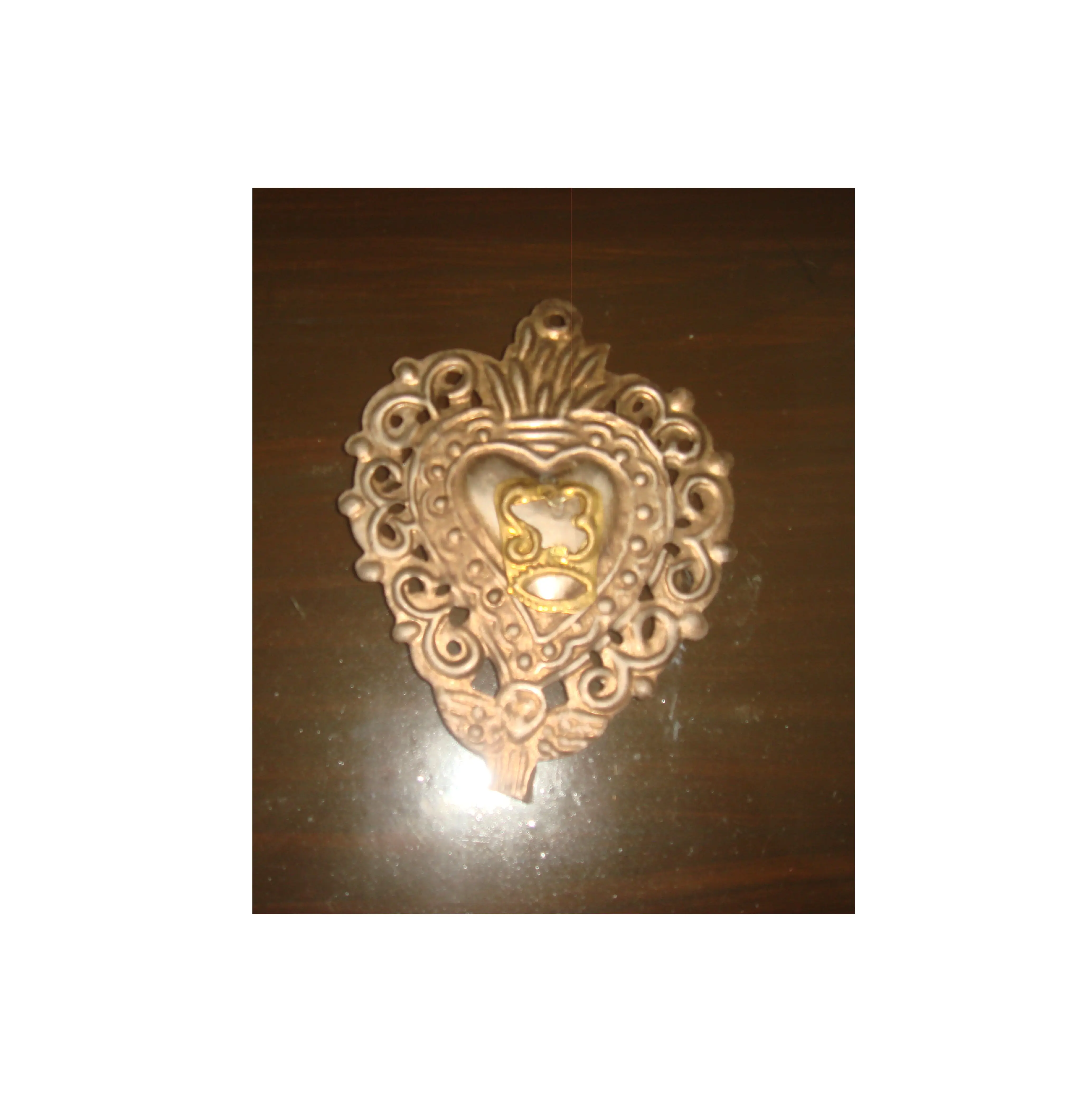 100% Logam Murni Sacred Heart Embossed Gold Antik Selesai Gantung Milagros Katolik Sacred Heart Agama Liontin Liontin