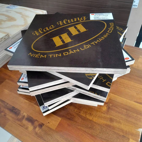 High Grade 15/18mm Film Faced Plywood Vietnam Factory Eco-Friendly E1 Glue Long-Lasting Rubber Core Construction Polished
