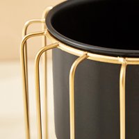 Pot Tanaman Berlapis Bubuk Hitam Dengan Penyangga Kawat Berlapis Emas PORTABEL POT TANAMAN LOGAM Pot Bunga Meja Dekorasi Rumah