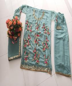 สวมใส่ตามฤดูกาลที่ทันสมัย Crape / Crepe Salwar Kameez พร้อมการพิมพ์เช็คร่วมสมัยและการทํางานลําดับด้วยเย็บปักถักร้อย Zari ที่หรูหรา - Product Image 2