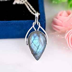 Pendentif Labradorite enroulé en fil d'argent fait à la main Cadeau de bijoux en pierres précieuses uniques pour elle - Product Image 4