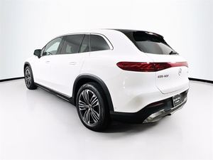 BARELY USED LIKE NEW AND PRICE FRIENDLY 2026 MBENNZZ EQS 400 4MATIC LUXURY SUV <b>PANORAMIC</b> SUNROOF 360 REAR <b>CAMERA</b> 110kWh - Product Image 6