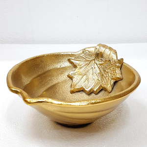 Bol décoratif en forme de feuille plaqué or, en aluminium, en métal, vaisselle de table de luxe, bol à manger de luxe - Product Image 1