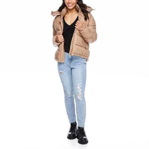 Veste matelassée épaisse pour femmes avec capuche et coque extérieure brillante pour un style d'hiver extérieur chaud et coupe-vent - Product Image 5