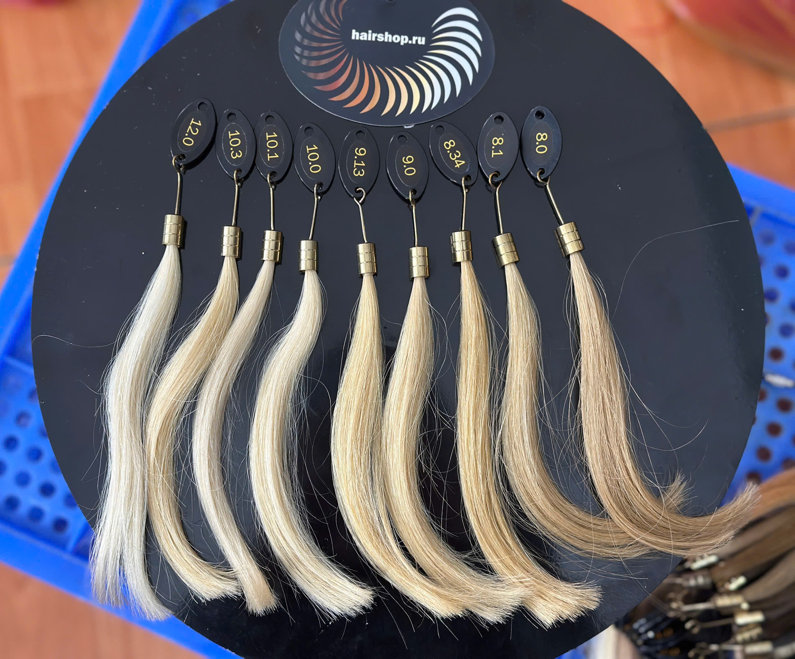 สีบลอนด์อ่อน