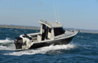 Bateau de pêche sportive en aluminium de haute qualité, personnalisé en usine, avec moteur inboard performant, en promotion 2024