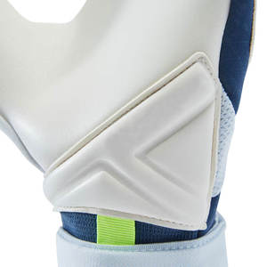 Guantes de portero de fútbol acolchados para deportes de látex alemán de 4mm, guantes de portero personalizados para jóvenes - Product Image 4