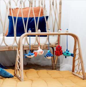 El mejor precio ecológico Montessori, gimnasio de actividades de madera, gimnasio de juegos para bebés, marco de gimnasio de actividades para bebés con anillos de sonajero de madera para bebés - Product Image 1